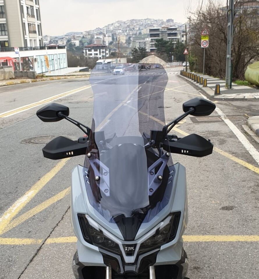 MOTOCAM SYM ADX 300 Ön Cam 2024-2026 Model 65cm Füme Renkli 4mm ORTA BOYLU