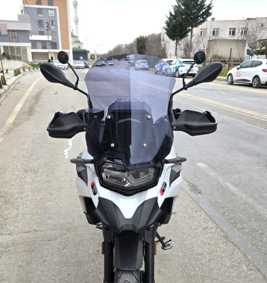 MOTOCAM Bmw F800 GS Ön Cam 2024-2026 Model 44cm Füme Renkli 4mm