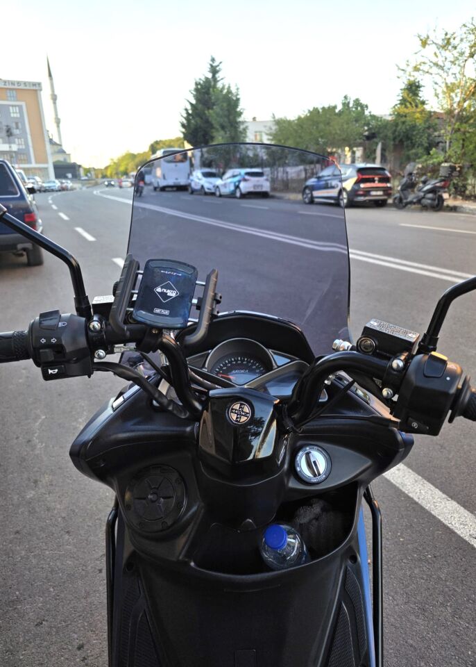 MOTOCAM Arora Safari PRO Ön Cam 2023-2026 Model 70cm Füme Renkli 4mm ORİJİNAL BOYLU