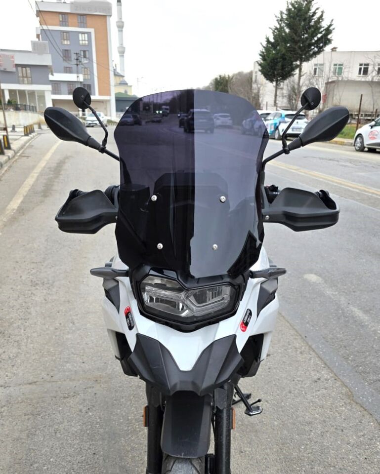 MOTOCAM Bmw F 800 GS Ön Cam 2024-2026 Model 44cm Siyah Renkli 4mm