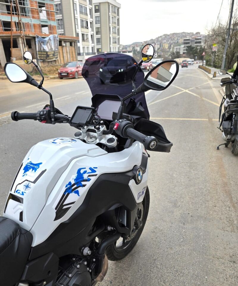 MOTOCAM Bmw F800 GS Ön Cam 2024-2026 Model 44cm Siyah Renkli 4mm