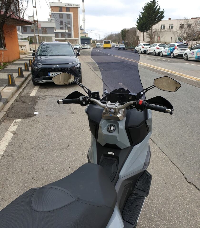 MOTOCAM SYM ADX 300 Ön Cam 2024-2026 Model 75cm Füme Renkli 4mm UZUN