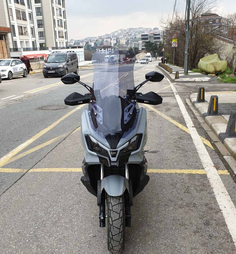 MOTOCAM SYM ADX 300 Ön Cam 2024-2026 Model 75cm Füme Renkli 4mm UZUN