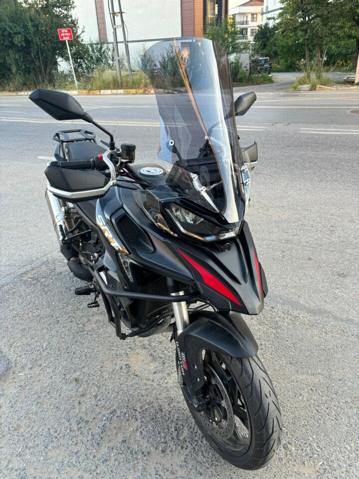 MOTOCAM RKS SRT 900 SX Ön Cam 2023-2026 Model 61cm Füme Renkli 4mm