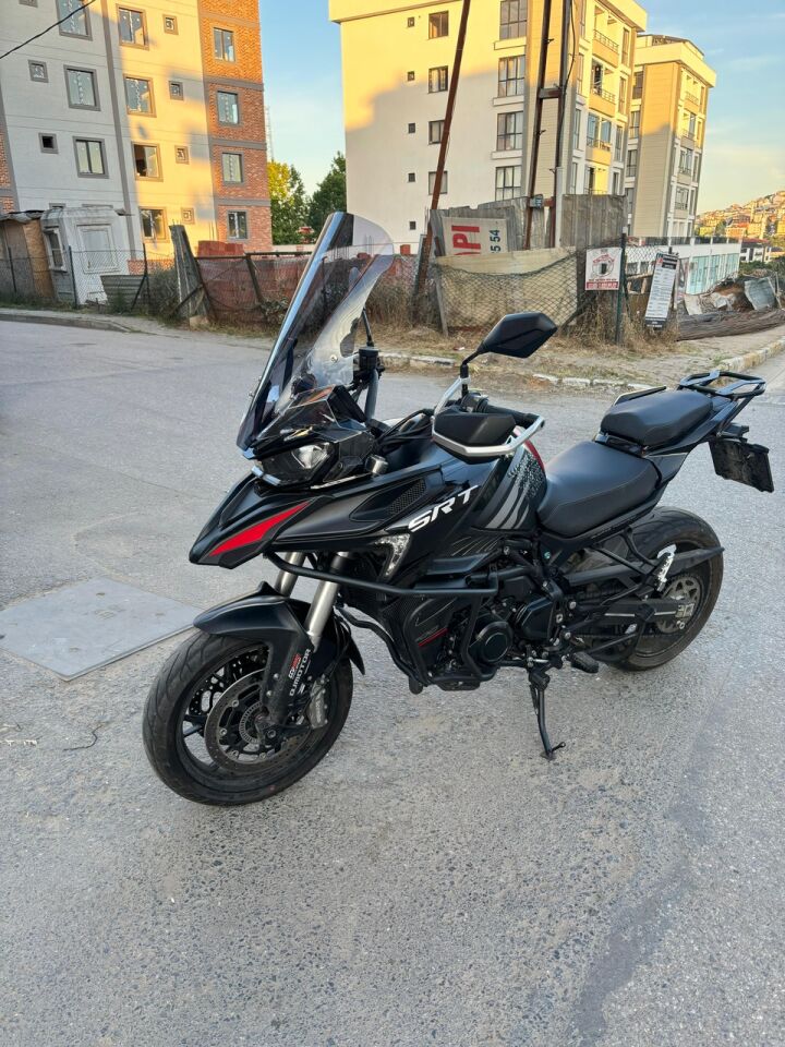 MOTOCAM RKS SRT 900 SX Ön Cam 2023-2026 Model 61cm Füme Renkli 4mm