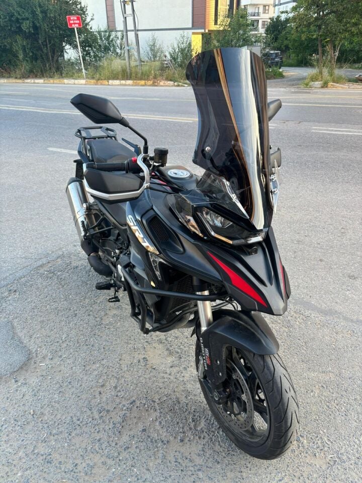 MOTOCAM RKS SRT 900 SX Ön Cam 2023-2026 Model 61cm Siyah Renkli 4mm