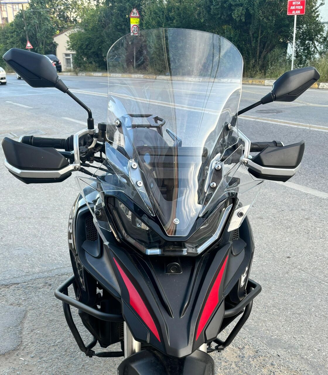 MOTOCAM RKS SRT 900 SX Ön Cam 2023-2026 Model 61cm Şeffaf Renkli 4mm