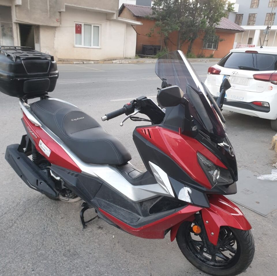 MOTOCAM SYM Cruisym 250 İ Ön Cam 2018 Model 57cm Füme Renkli 4mm UZUN