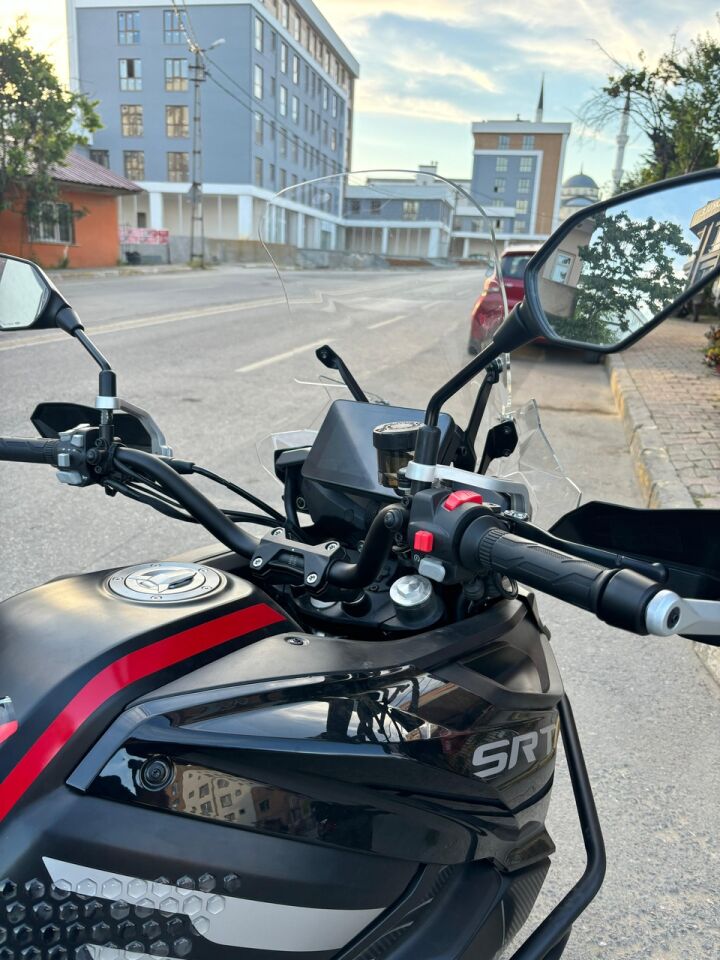 MOTOCAM RKS SRT 900 SX Ön Cam 2023-2026 Model 61cm Şeffaf Renkli 4mm