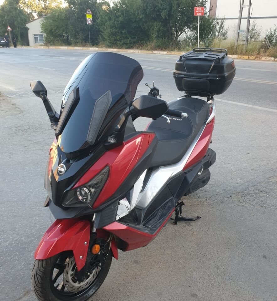 MOTOCAM SYM Cruisym 250 İ Ön Cam 2018 Model 57cm Siyah Renkli 4mm UZUN