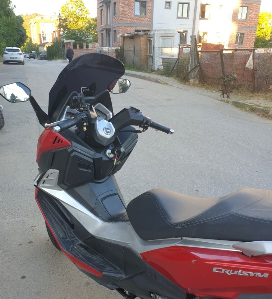 MOTOCAM SYM Cruisym 250 İ Ön Cam 2018 Model 57cm Siyah Renkli 4mm UZUN