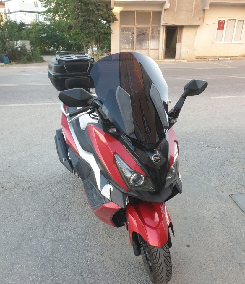 MOTOCAM SYM Cruisym 250 İ Ön Cam 2018 Model 57cm Siyah Renkli 4mm UZUN