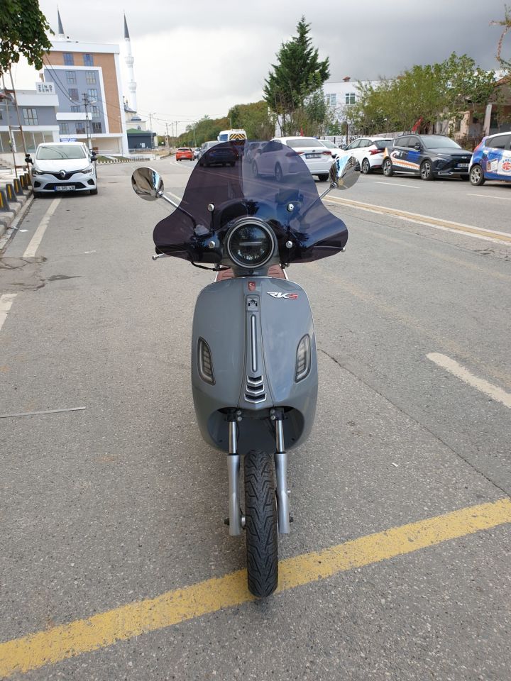 Rks Pride 125 Ön Cam 2023-2025 Model 39cm