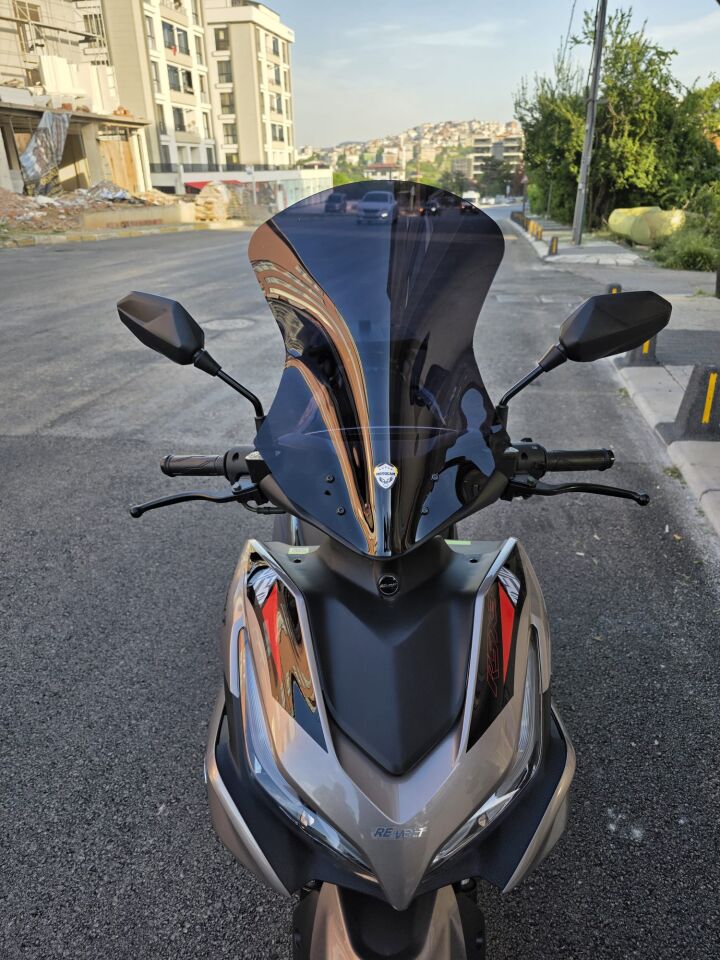 Revolt RSX3 Ön Cam 2022 2025 Model Siyah Renkli - 43 cm
