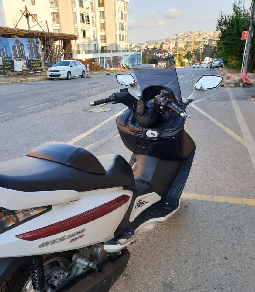 MOTOCAM SYM Gts Evo 250 Ön Cam 2006-2015 Model 63cm Füme Renkli 4mm 10cm daha Uzun