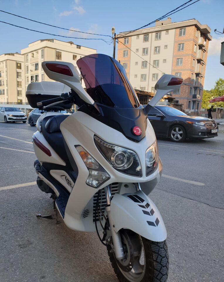 MOTOCAM SYM Gts Evo 250 Ön Cam 2006-2015 Model 63cm Siyah Renkli 4mm 10cm daha Uzun