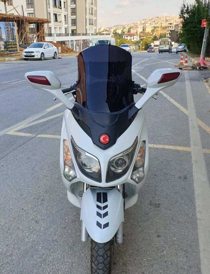 MOTOCAM SYM Gts Evo 250 Ön Cam 2006-2015 Model 63cm Siyah Renkli 4mm 10cm daha Uzun