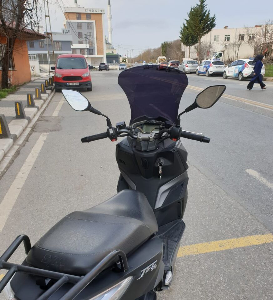 MOTOCAM SYM JET 14 200 Ön Cam 2017-2026 Model 65cm Siyah Renkli 4mm UZUN