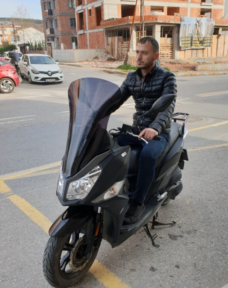 MOTOCAM SYM JET 14 200 Ön Cam 2017-2026 Model 65cm Siyah Renkli 4mm UZUN