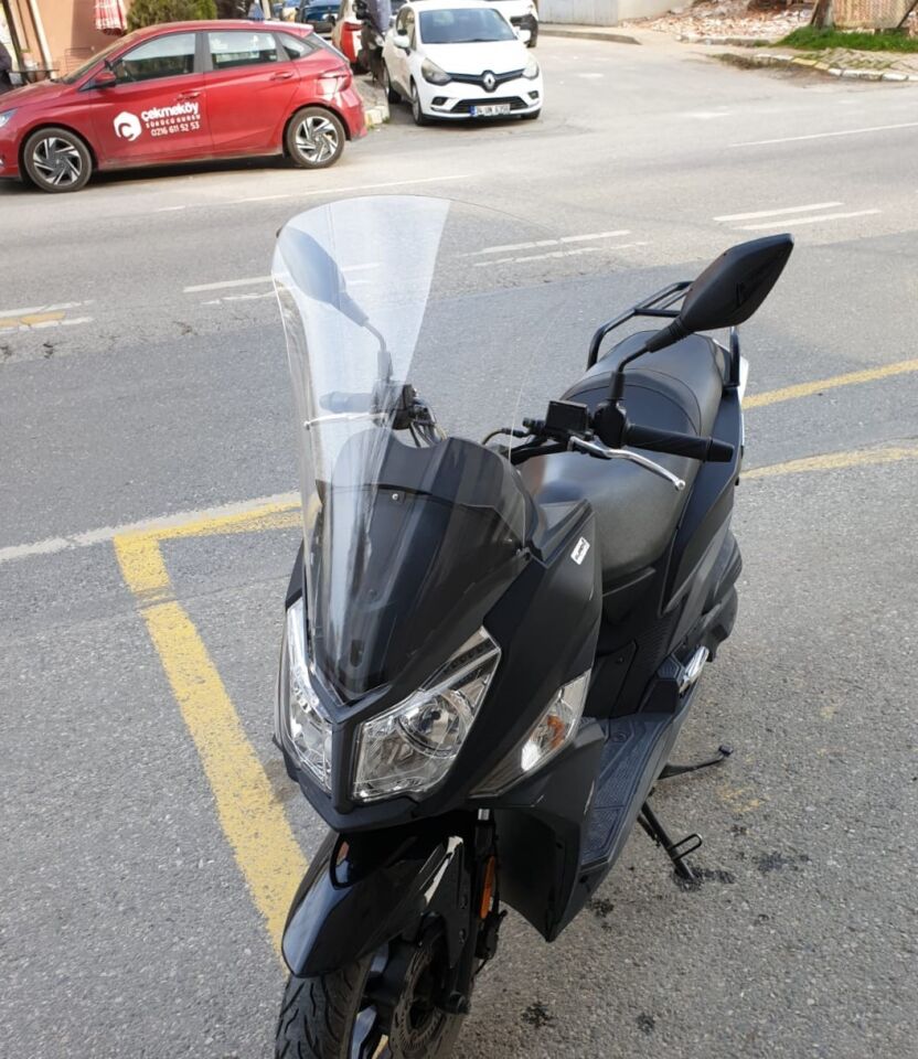 MOTOCAM SYM JET 14 200 Ön Cam 2017-2026 Model 65cm Şeffaf Renkli 4mm UZUN