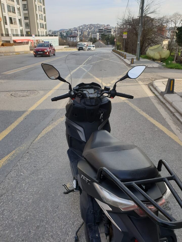 MOTOCAM SYM JET 14 200 Ön Cam 2017-2026 Model 65cm Şeffaf Renkli 4mm UZUN