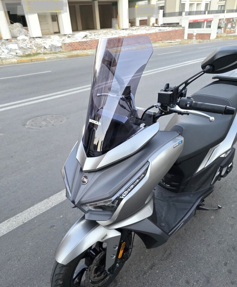 MOTOCAM Sym JET 14 EVO 200 PLUS Ön Cam 2023-2026 Model 45cm Füme Renkli 4mm