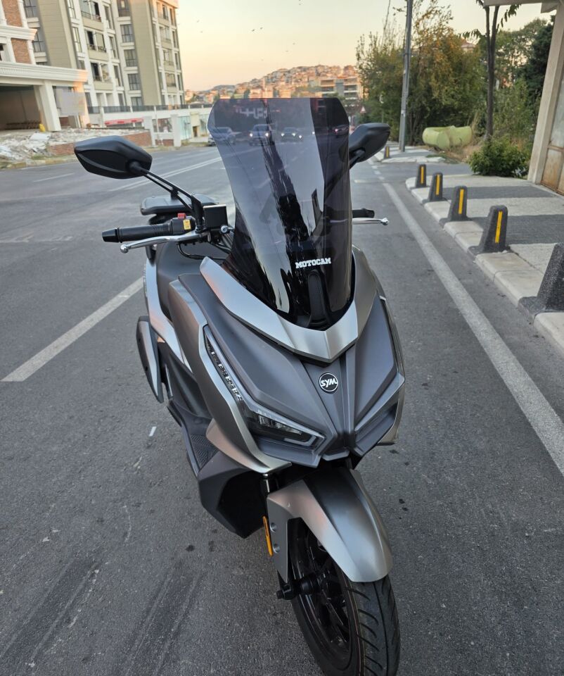 MOTOCAM Sym JET 14 EVO 200 PLUS Ön Cam 2023-2026 Model 45cm Siyah Renkli 4mm