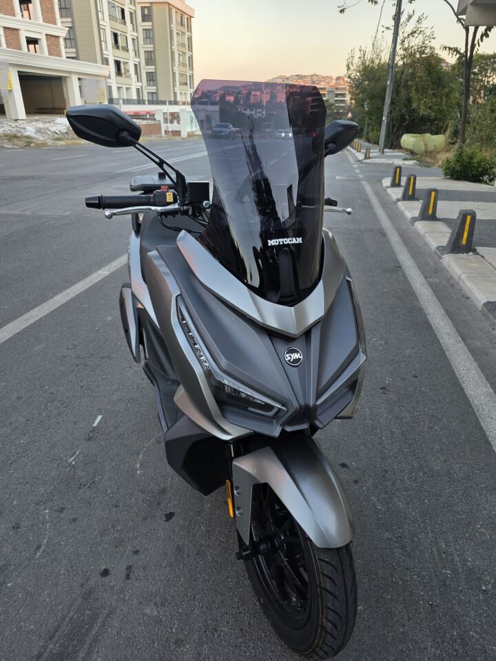 MOTOCAM Sym JET 14 EVO 200 PLUS Ön Cam 2023-2026 Model 45cm Siyah Renkli 4mm