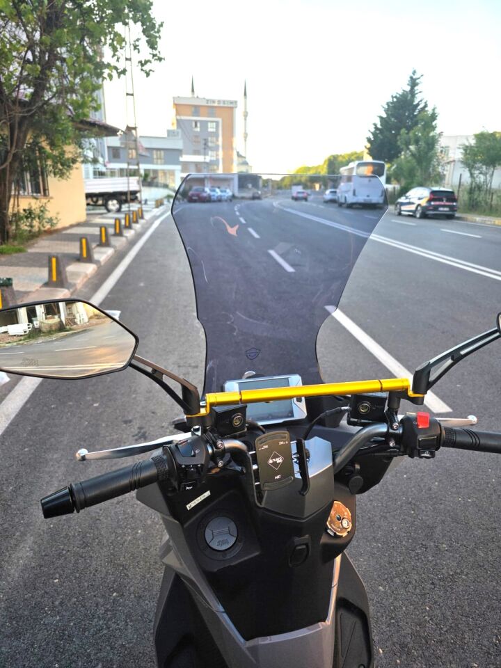MOTOCAM Sym JET 14 EVO 200 PLUS Ön Cam 2023-2026 Model 58cm Füme Renkli 4mm