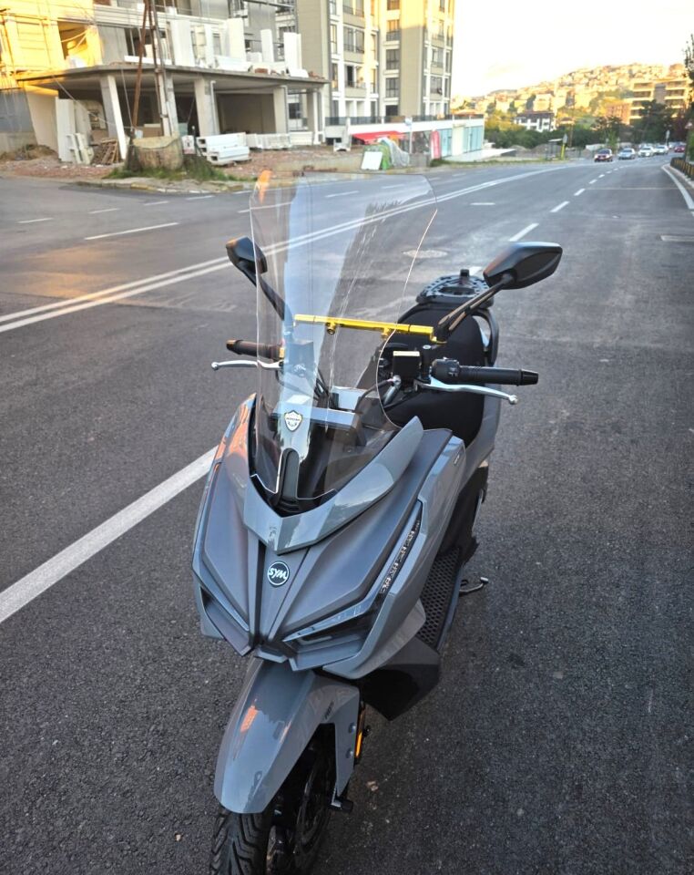 MOTOCAM Sym JET 14 EVO 200 PLUS Ön Cam 2023-2026 Model 58cm Şeffaf Renkli 4mm