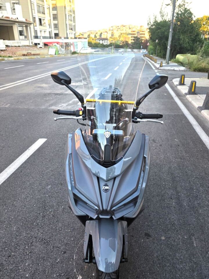 MOTOCAM Sym JET 14 EVO 200 PLUS Ön Cam 2023-2026 Model 58cm Şeffaf Renkli 4mm