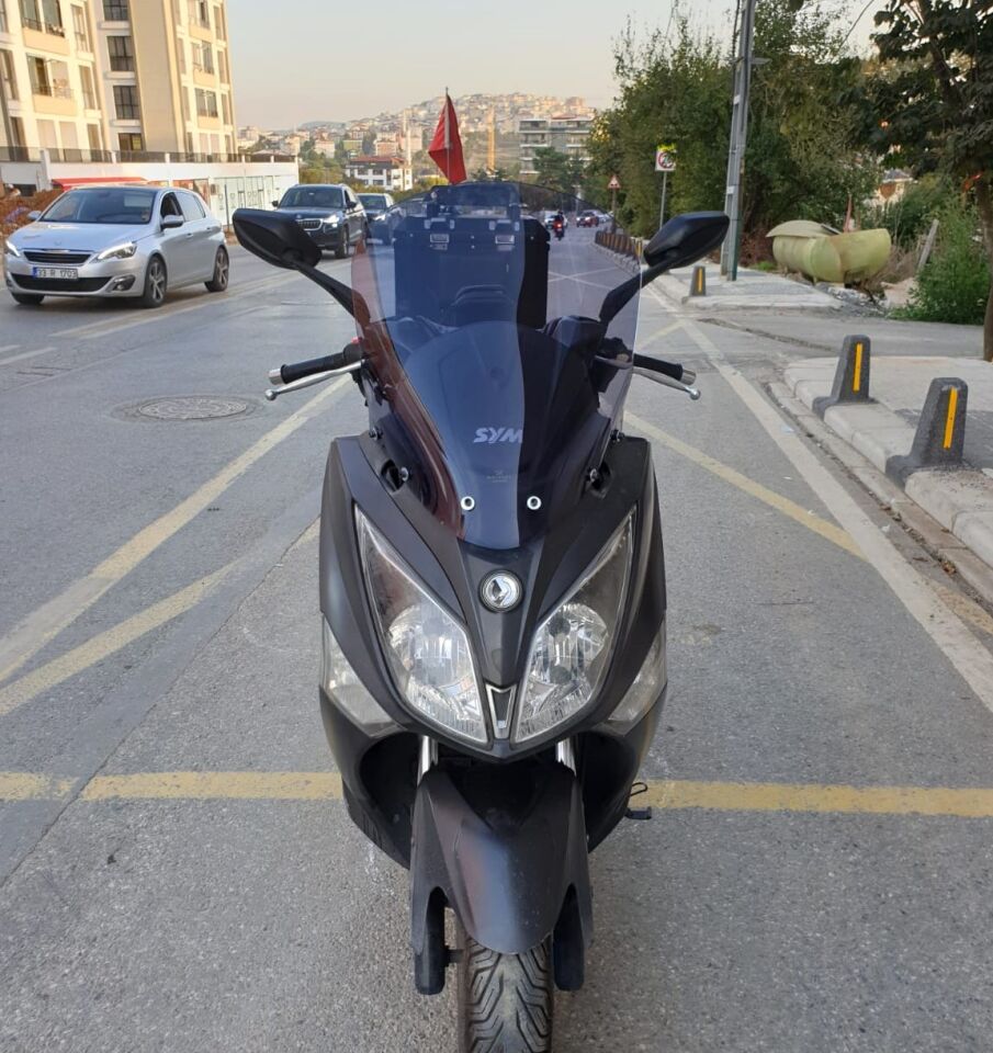 MOTOCAM SYM Joymax 250 İ Ön Cam 2013-2016 Model 54cm Füme Renkli 4mm SPORTİF