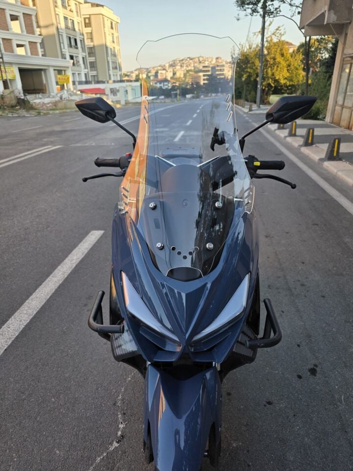 Küba NewCity 125 Ön Cam 2024-2025 Model 65 CM - Siyah Renkli