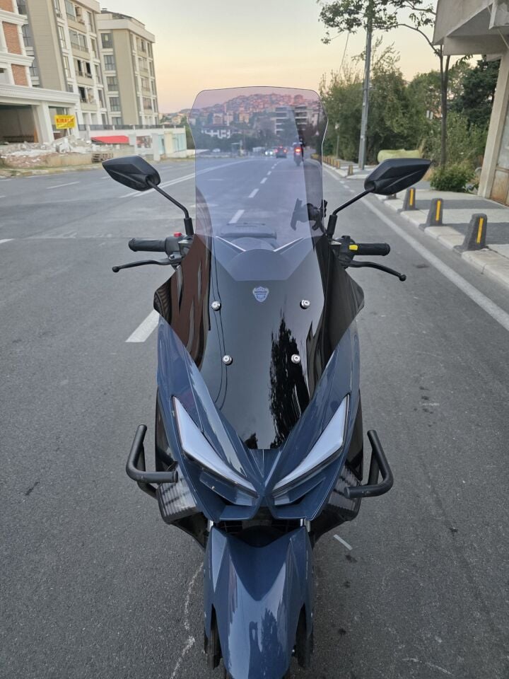 Küba NewCity 125 Ön Cam 2024-2025 Model 65 CM - Siyah Renkli