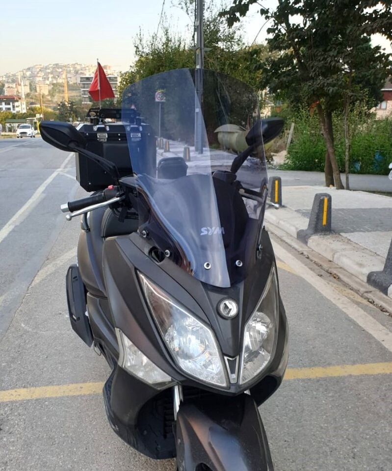 MOTOCAM SYM Joymax 250 İ Ön Cam 2013-2016 Model 65cm Füme Renkli 4mm ORTA BOYLU