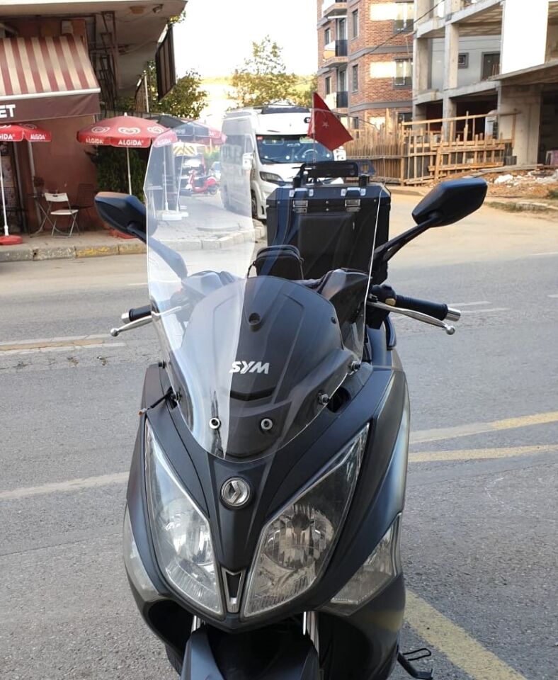 MOTOCAM SYM Joymax 250 İ Ön Cam 2013-2016 Model 65cm Şeffaf Renkli 4mm ORTA BOYLU