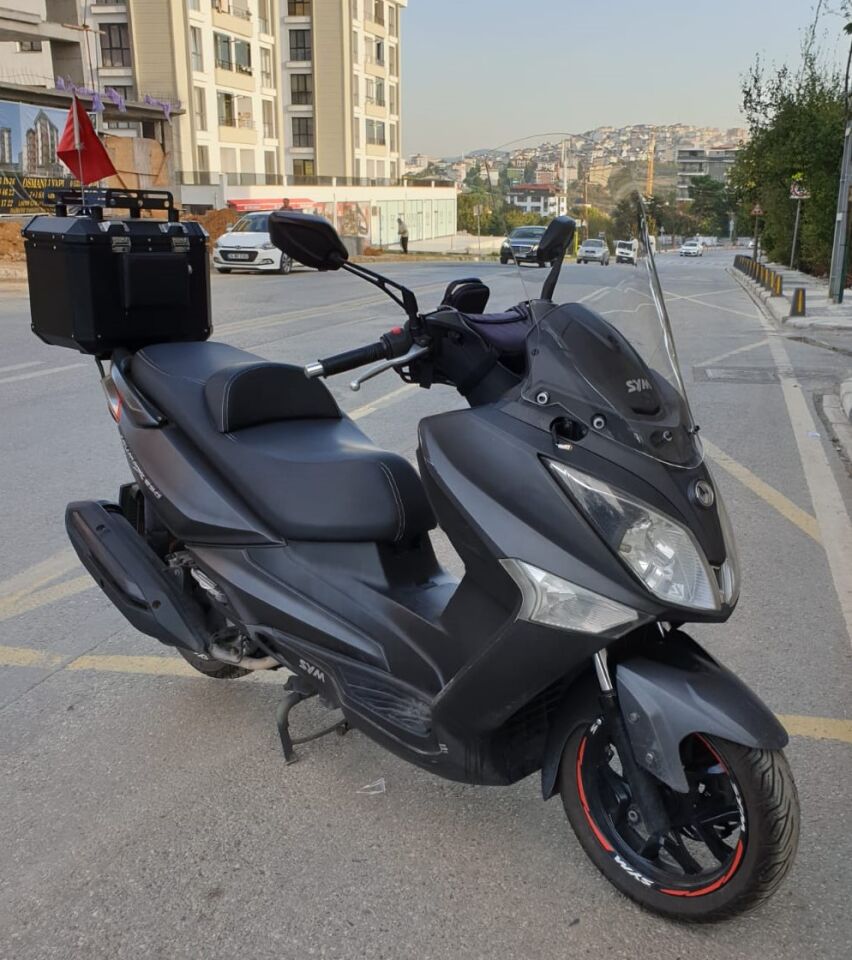 MOTOCAM SYM Joymax 250 İ Ön Cam 2013-2016 Model 65cm Şeffaf Renkli 4mm ORTA BOYLU