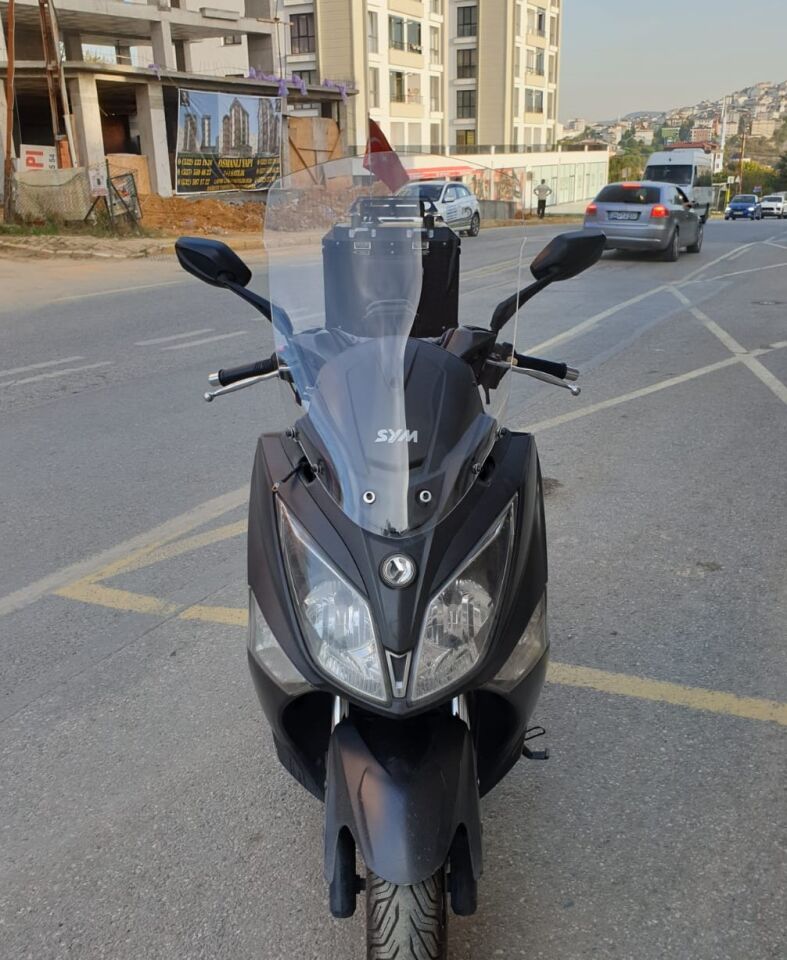 MOTOCAM SYM Joymax 250 İ Ön Cam 2013-2016 Model 65cm Şeffaf Renkli 4mm ORTA BOYLU