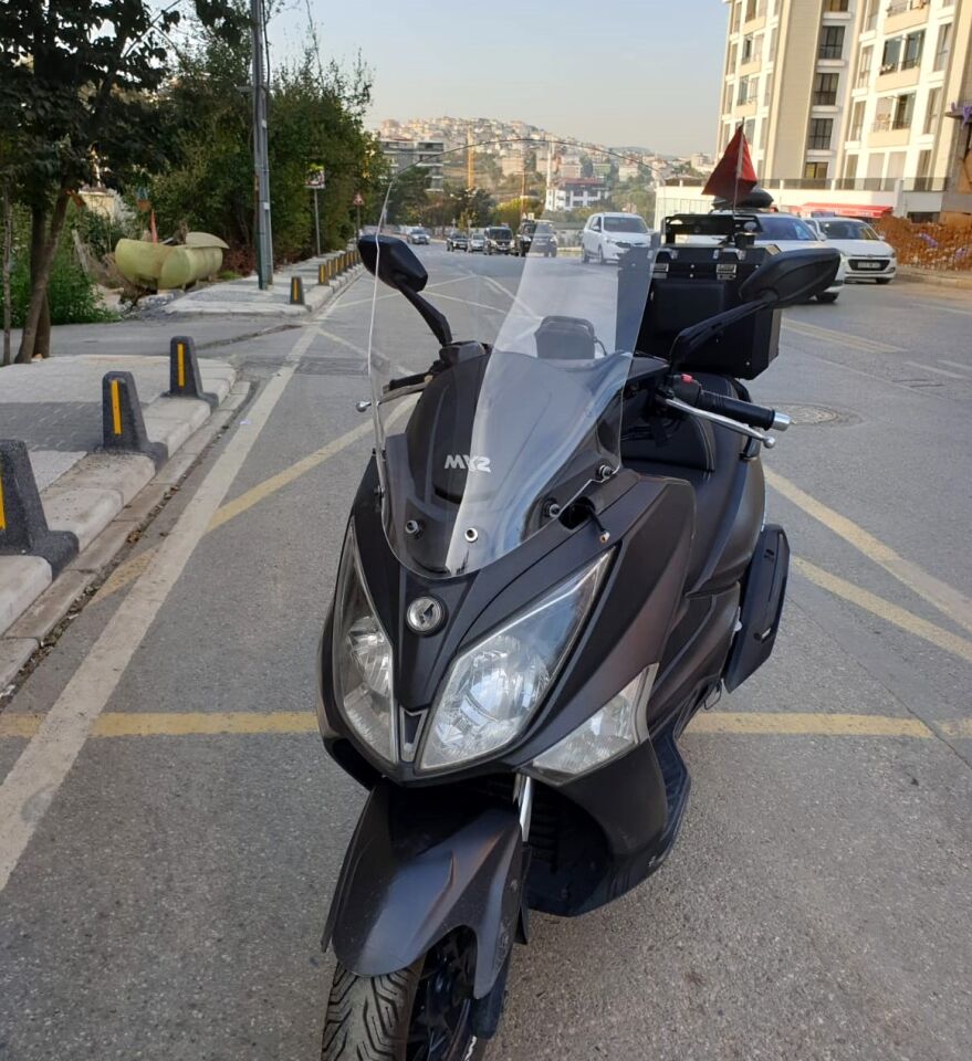 MOTOCAM SYM Joymax 250 İ Ön Cam 2013-2016 Model 65cm Şeffaf Renkli 4mm ORTA BOYLU