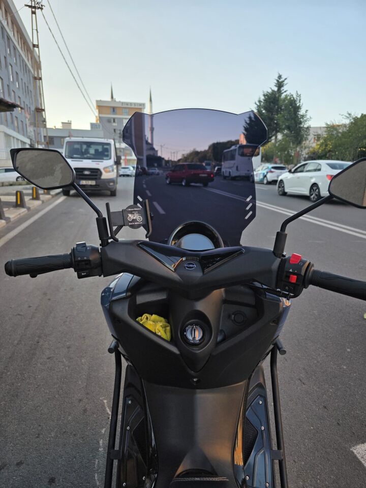 Küba NewCity 125 Ön Cam 2024-2025 Model 65 CM - Siyah Renkli