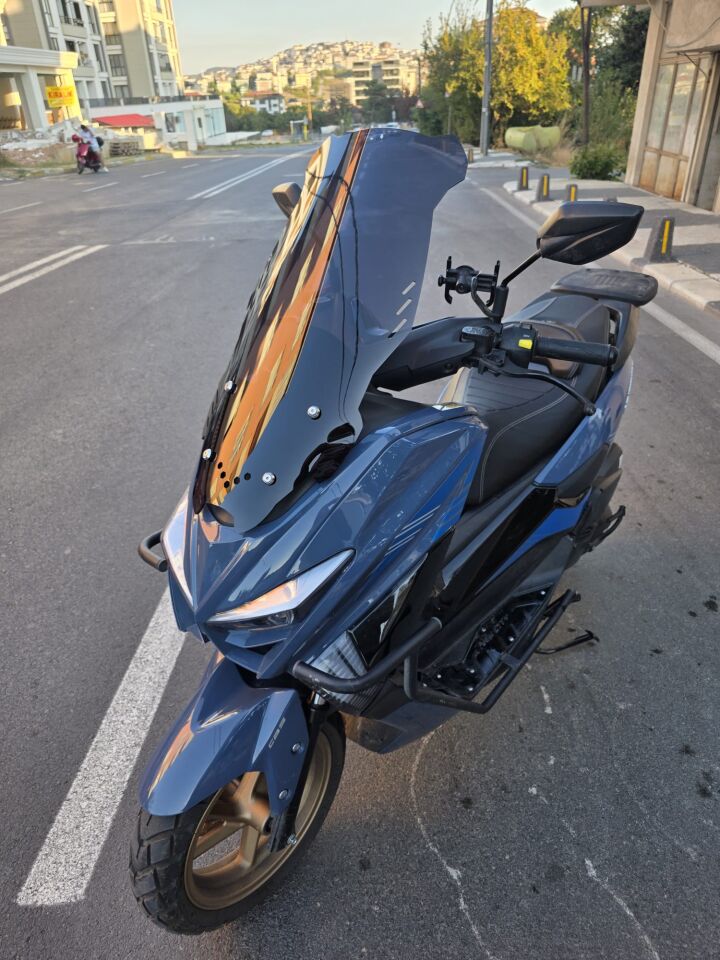 Küba NewCity 125 Ön Cam 2024-2025 Model 65 CM - Siyah Renkli