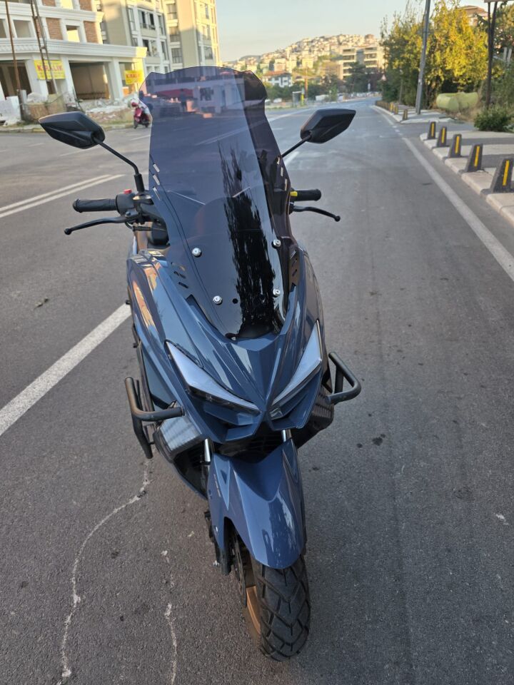 Küba NewCity 125 Ön Cam 2024-2025 Model 65 CM - Siyah Renkli