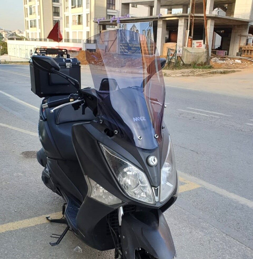 MOTOCAM SYM Joymax 250 İ Ön Cam 2013-2016 Model 75cm Füme Renkli 4mm UZUN