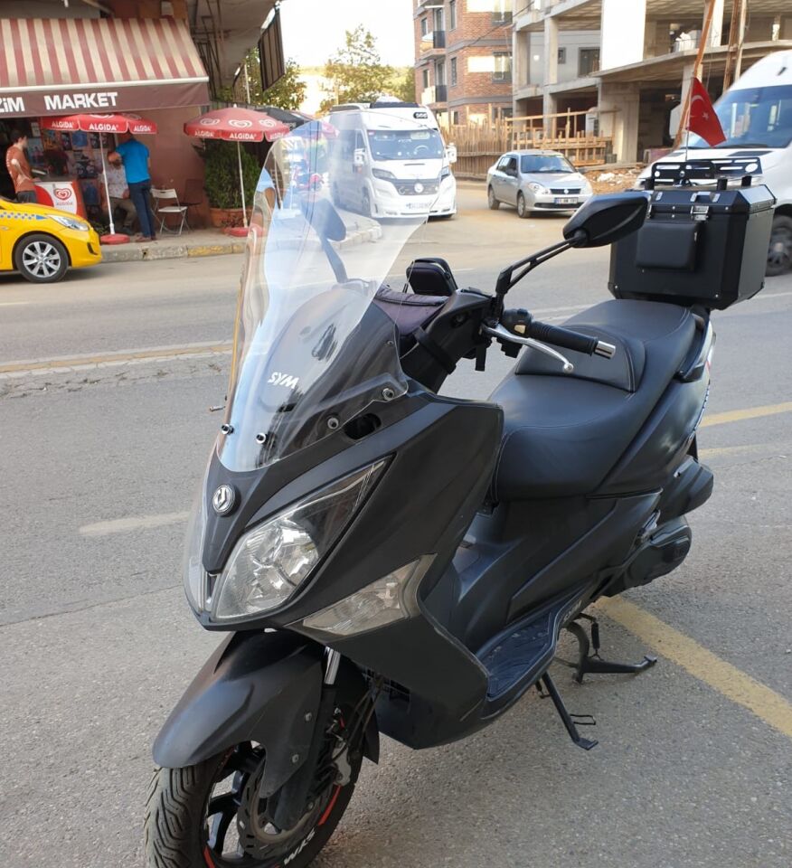 MOTOCAM SYM Joymax 250 İ Ön Cam 2013-2016 Model 75cm Şeffaf Renkli 4mm UZUN
