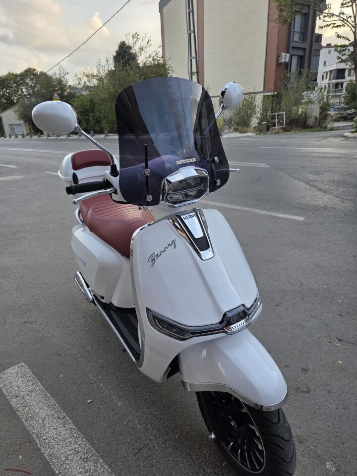 MOTOCAM Yuki Mojito 125 Ön Cam 2022-2026 Model 39cm Siyah Renkli 4mm APARATSIZ