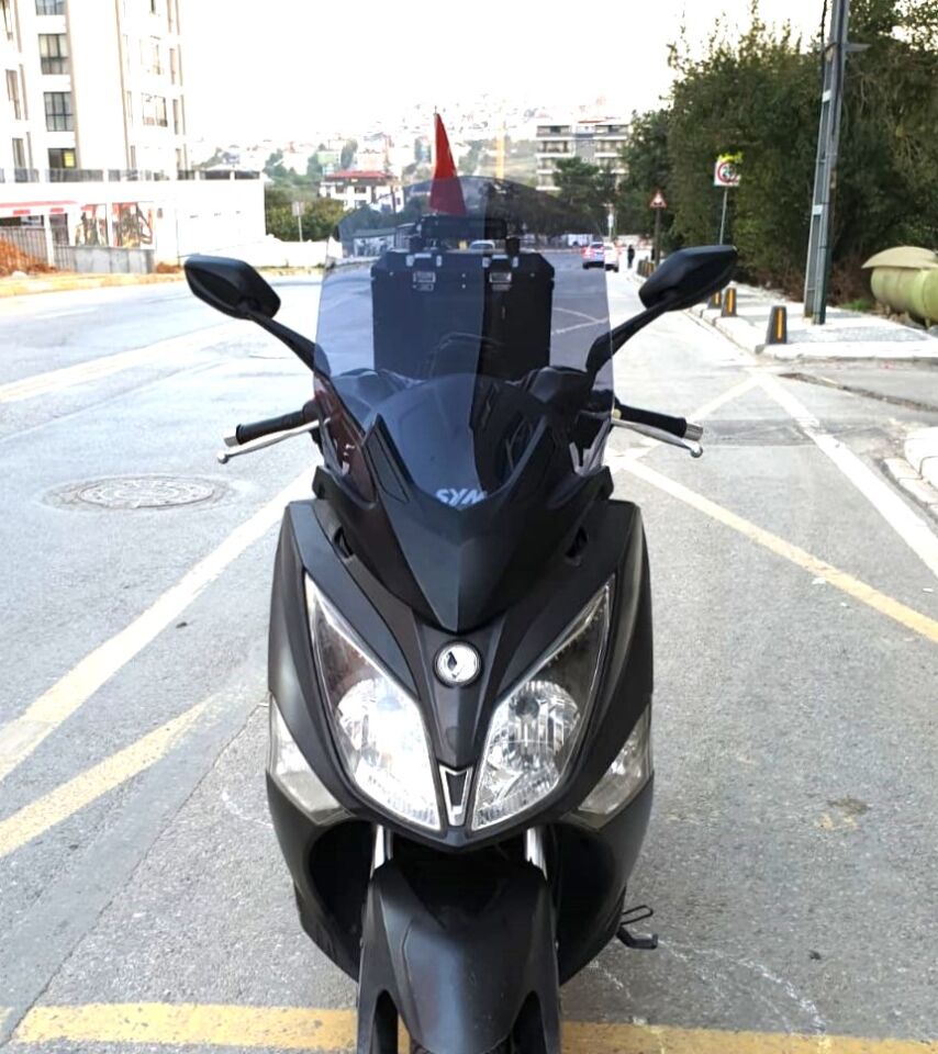 MOTOCAM SYM Joymax 250 İ Ön Cam 2015-2016 Model 65cm Füme Renkli 4mm APARATSIZ