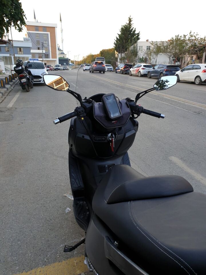 MOTOCAM SYM Joymax 250 İ Ön Cam 2015-2016 Model 65cm Şeffaf Renkli 4mm APARATSIZ