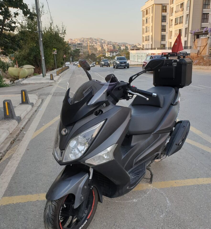 MOTOCAM SYM Joymax 250 İ Ön Cam 2015-2016 Model 65cm Şeffaf Renkli 4mm APARATSIZ