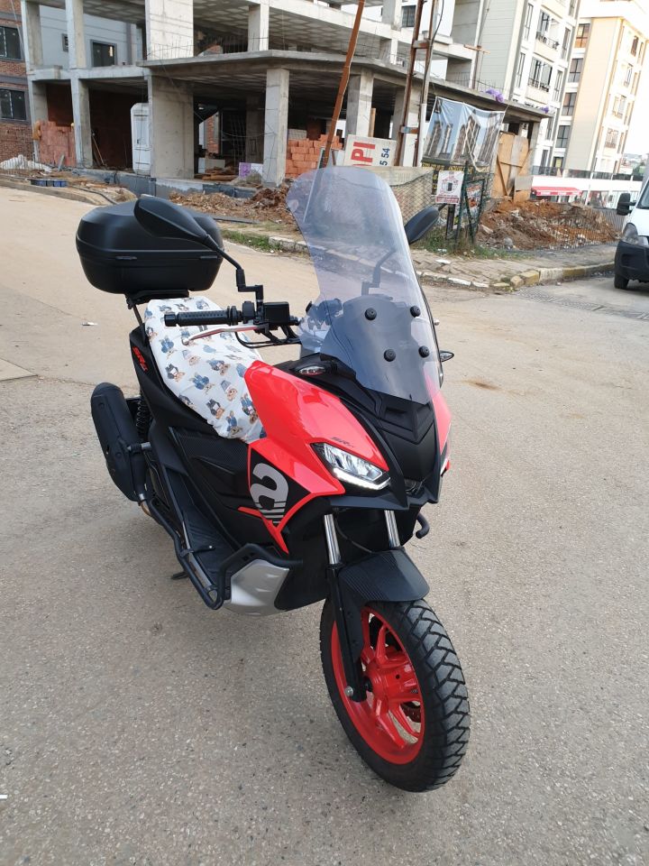 Aprilia SR GT 200 Ön Cam 2021-2025 Model 58cm Açıkfüme Renkli