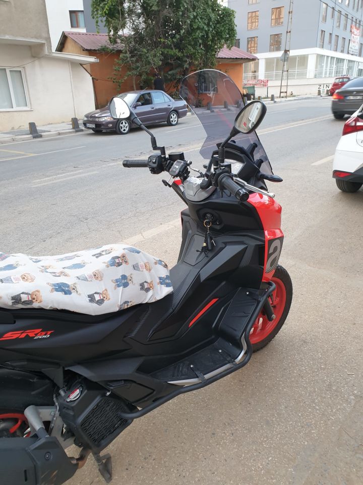 Aprilia SR GT 200 Ön Cam 2021-2025 Model 58cm Açıkfüme Renkli